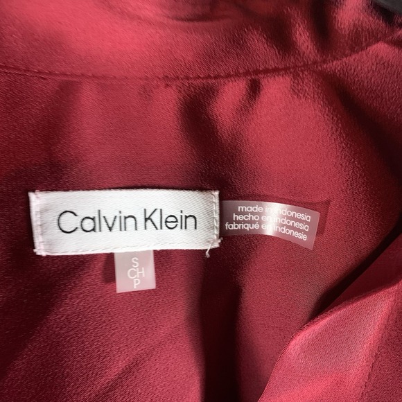 Calvin Klein Women's Blouse Top S Collar Long Sleeve‎ Faux Wrap Satin Red NWT - Picture 4 of 9